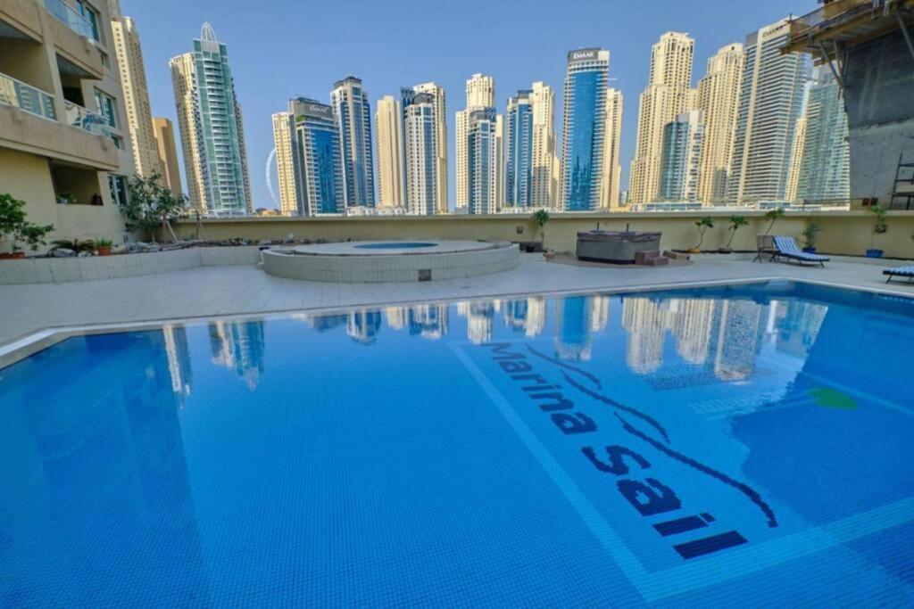 Lovely 1-Bedroom Apartment In The Heart Of Dubai Marina Exteriér fotografie