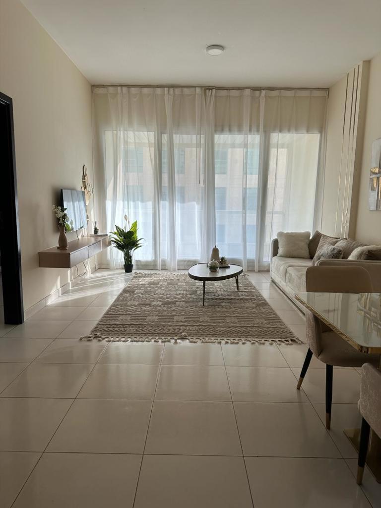 Lovely 1-Bedroom Apartment In The Heart Of Dubai Marina Exteriér fotografie